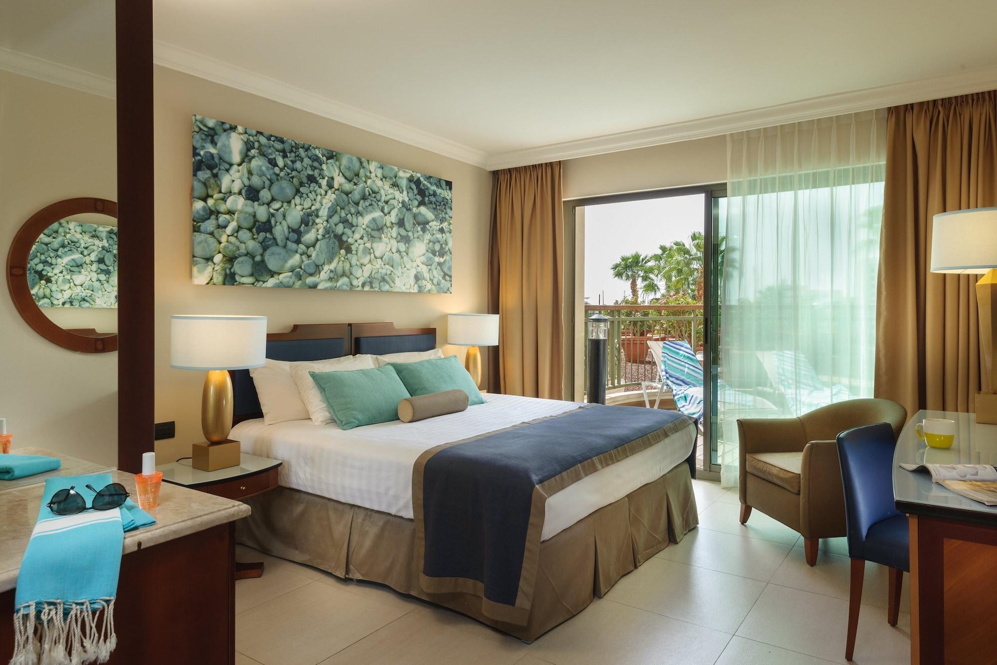 U Magic Palace Ейлат Екстериор снимка Deluxe room