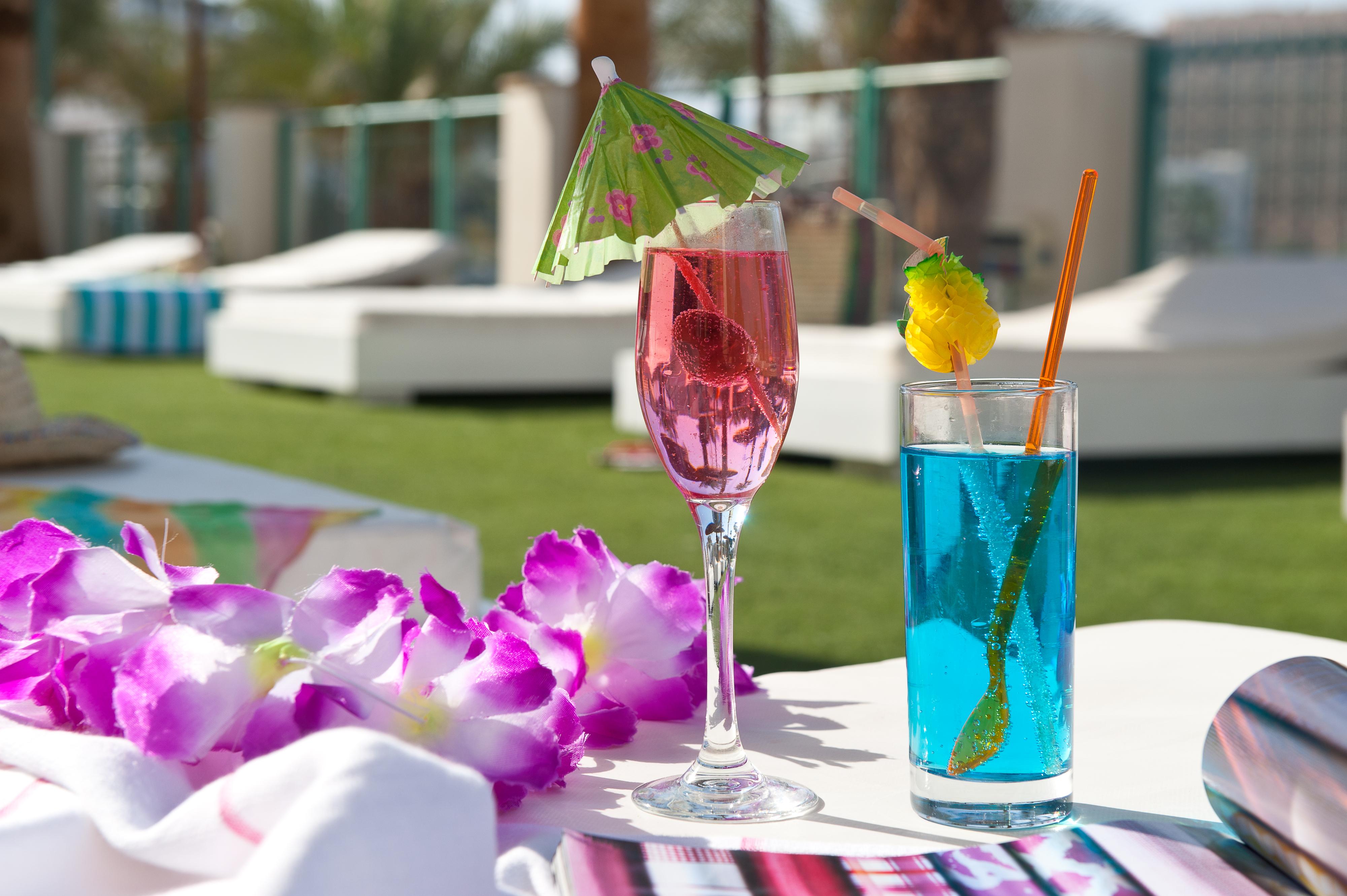 U Magic Palace Ейлат Екстериор снимка Poolside drinks